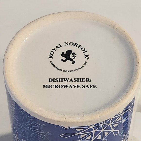 Royal Northfork Blue and White Snowflake Christmas Mug in Box 12 Ounce - Picture 5 of 6